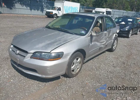 1998 Honda Accord Ex V6 из США, поврежденный, VIN 1HGCG1658WA064941